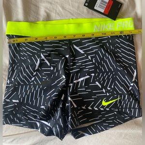 Women’s nike pro, brand new